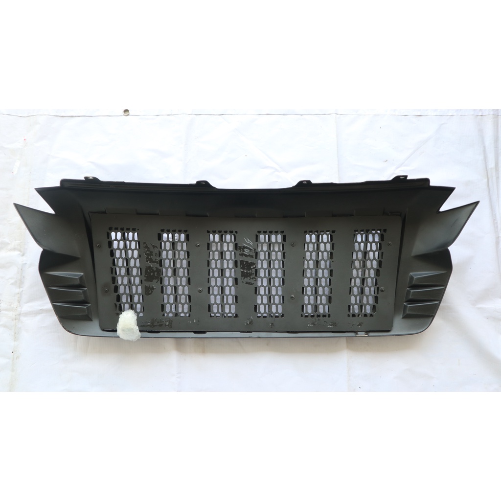 GRILL BRV 2022 UP PRADO