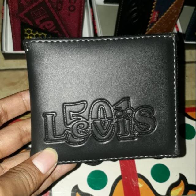 Dompet hitam