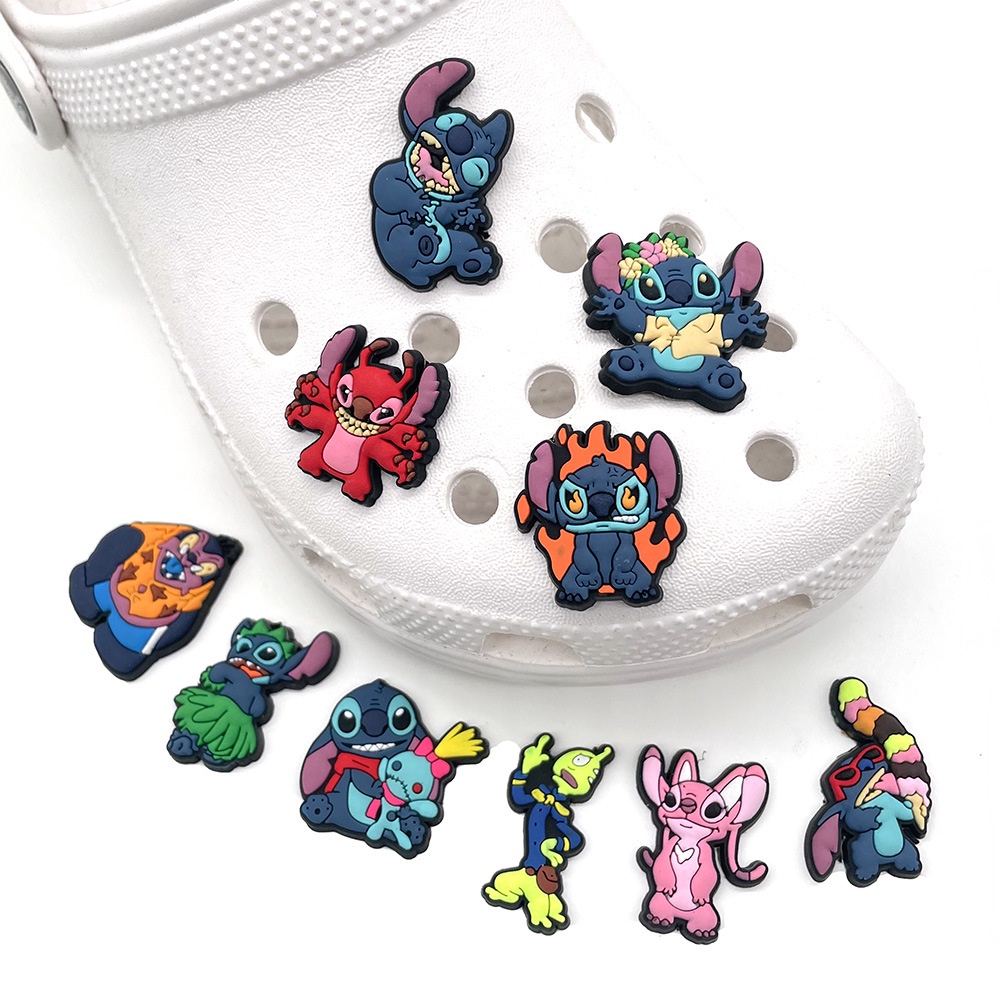 Charms Pin / Bros Bentuk Kartu Stitch Untuk Dekorasi Sepatu