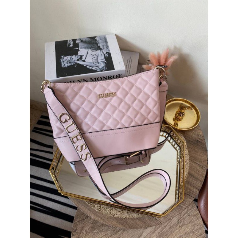 7.7 SALE  | GUESSS Illy Bucket Bag