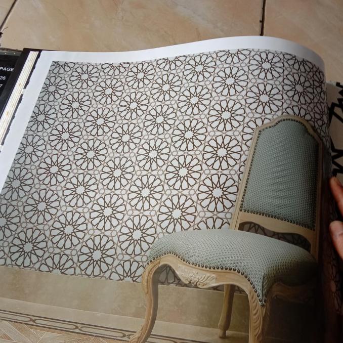 wallpaper premium ruang tamu motip maroko