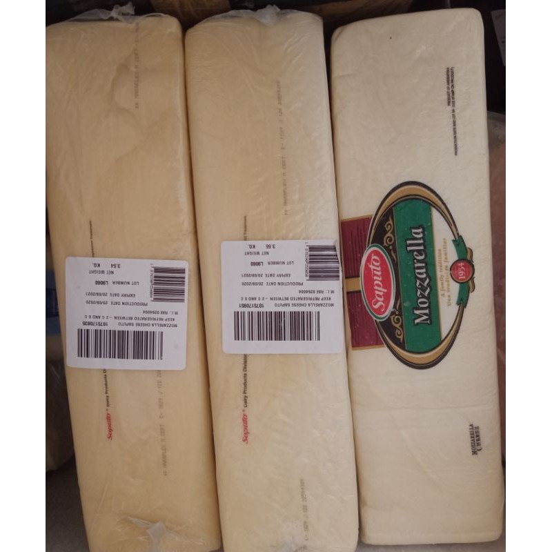 

Keju mozzarella saputo kemasan 3,5 kg.
