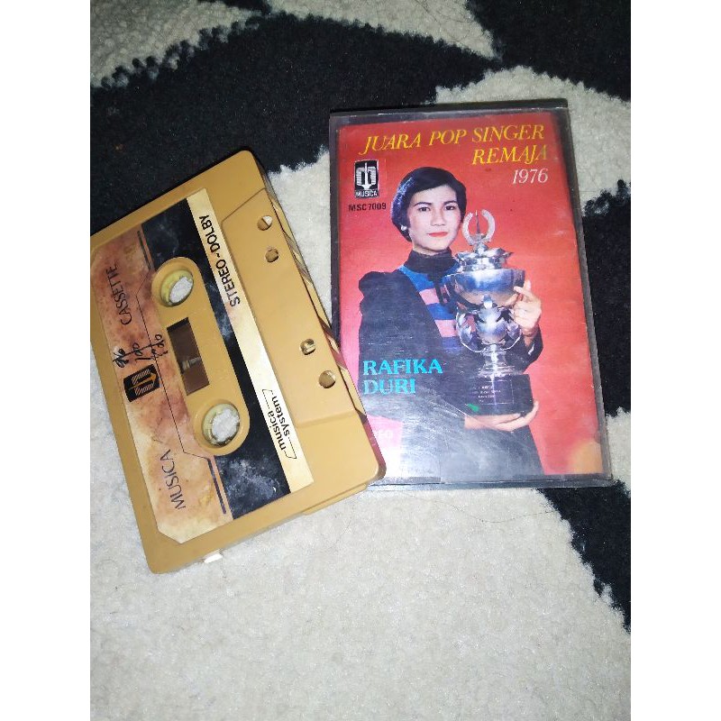 kaset pita rafika duri / juara pop singer 76