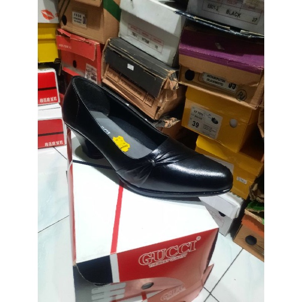 sepatu fantofel pantofel vantofel wanita gucci terbaru