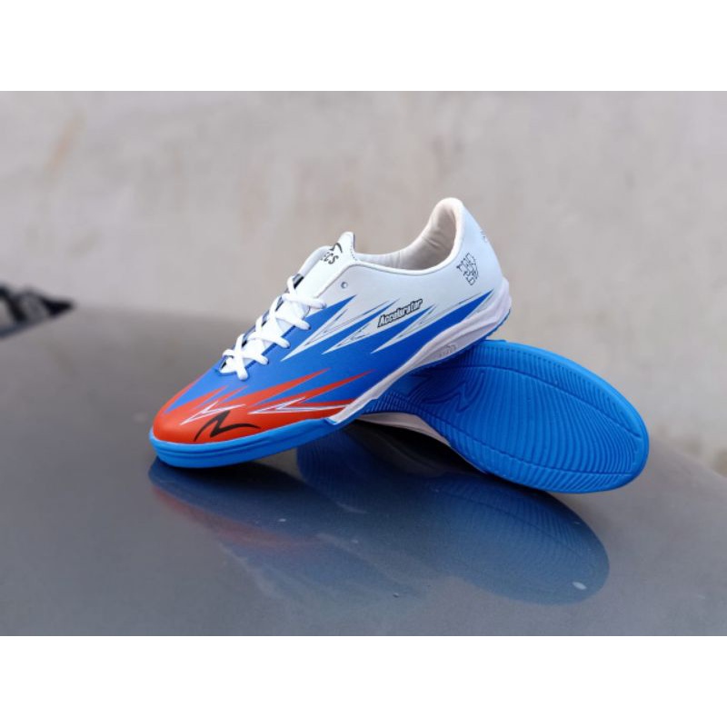Sepatu futsal dewasa SPECS Accelerator terbaru