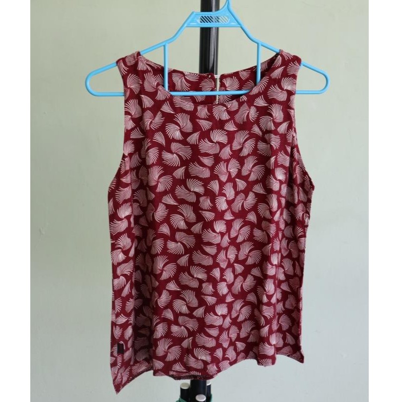 Preloved Atasan  Baju  Merah Tanpa  Lengan  Shopee Indonesia