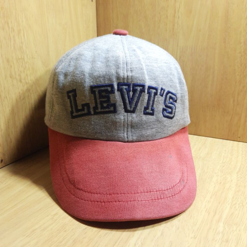 topi levis vintage preloved
