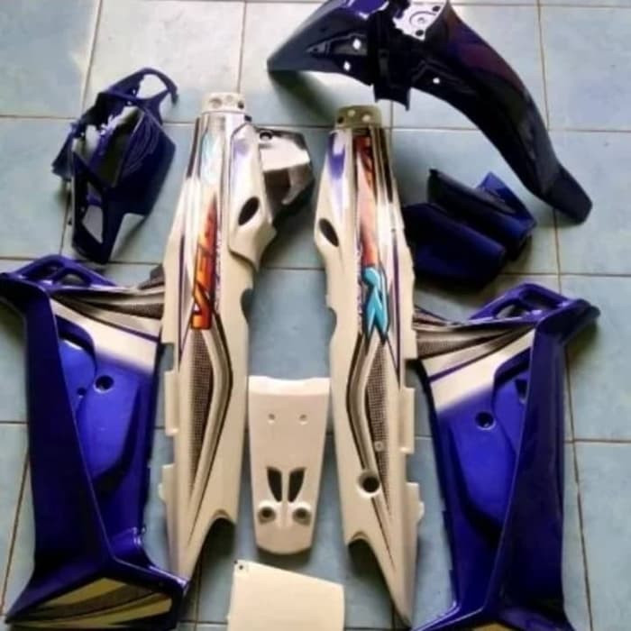 promo cover body Vega r lama biru putih