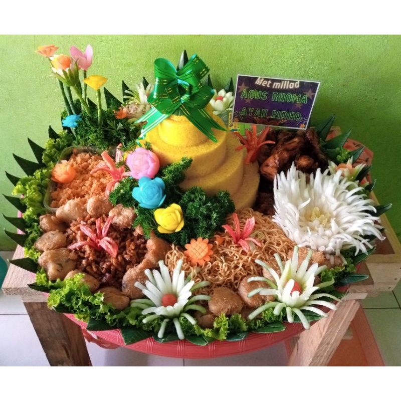 

nasi tumpeng