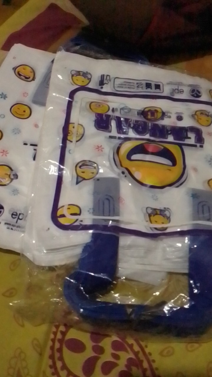 Kantong Plastik Smile Softhandle Ukuran 23 Cm ( 1 Pack)
