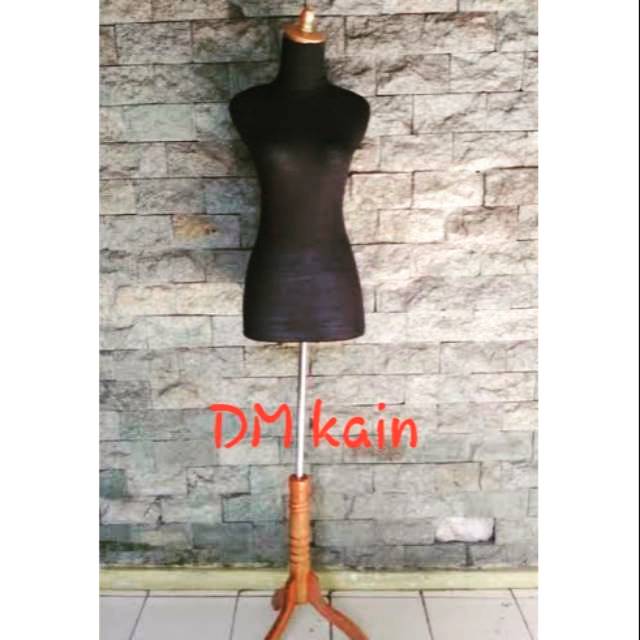 Patung manekin dm kain + kaki kayu / kaki besi