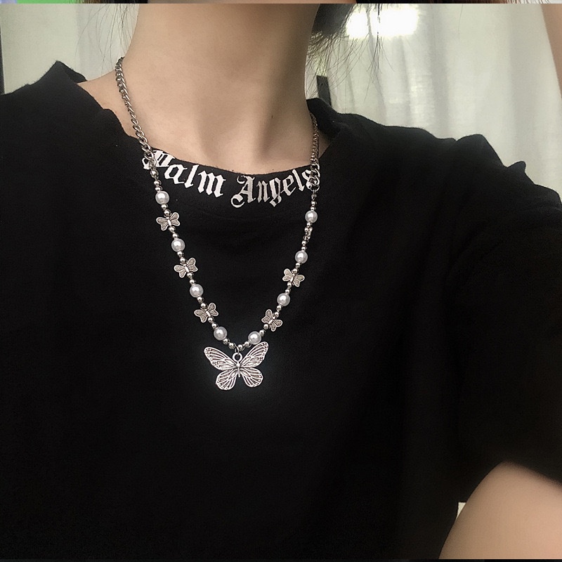 Kalung Choker Rantai Multilayer Desain Hati Kupu-Kupu Aksen Kristal Mutiara Untuk Wanita