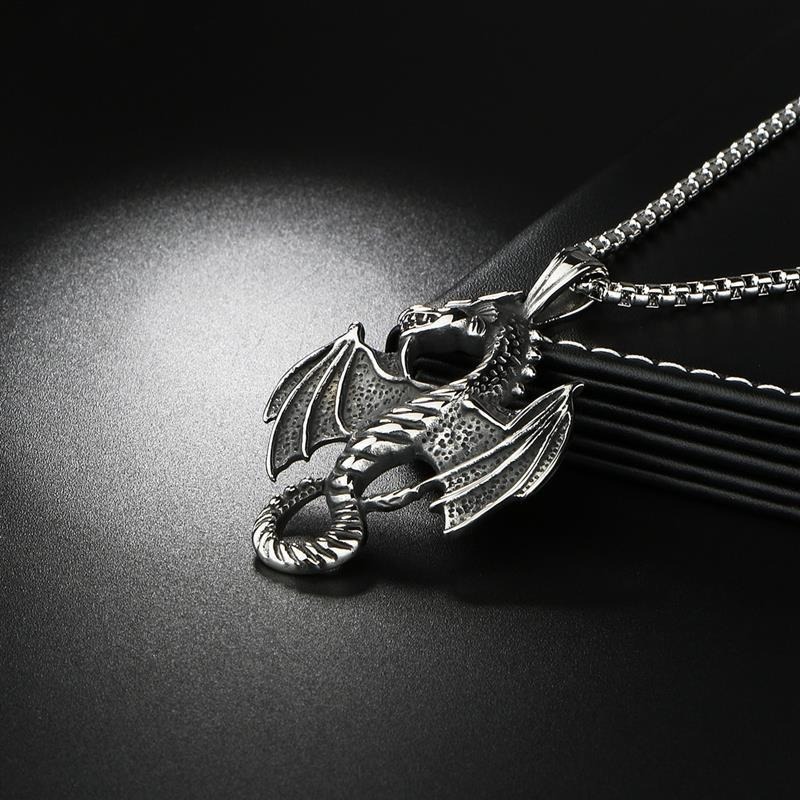 Kalung Liontin Sayap Naga Api Warna Silver Gaya Retro Punk Untuk Pria