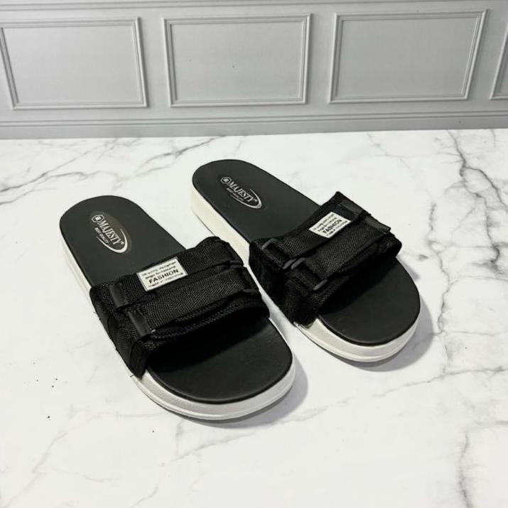 Sandal Slop Pria Wanita Rumah Original Kekinian Branded Nyaman Santai Anti Slip Warna Hitam Putih
