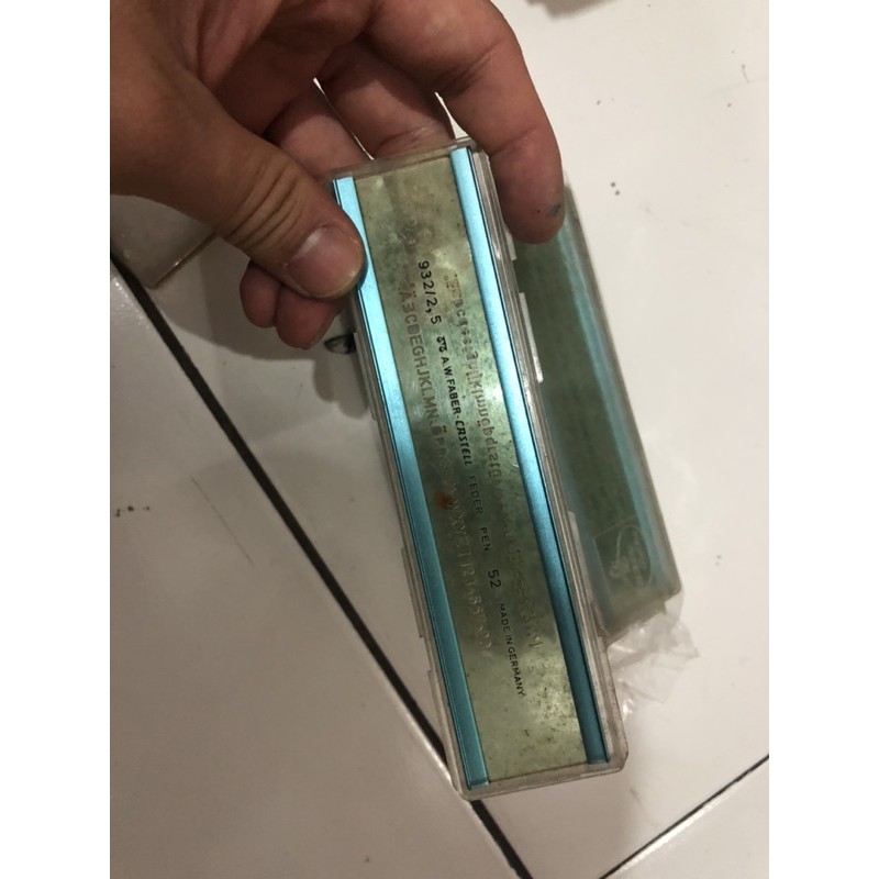 

mal huruf 02/025 faber castell jadul baru tapi kotor kemasan