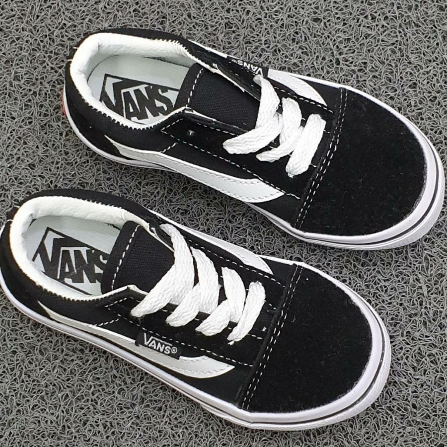 SEPATU VANS IMPOR KIDS JUNIOR IMUT LUCU BLACK WHITE HITAM KADO ANAK KECIL TK SD COWOK CEWEK SEKOLAH