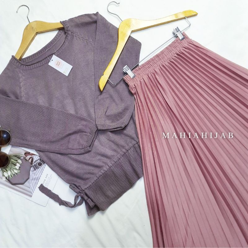 Lily One Set Sweater rajut + Rok Plisket | Setelan wanita rajut premium | Outfit muslim hijab