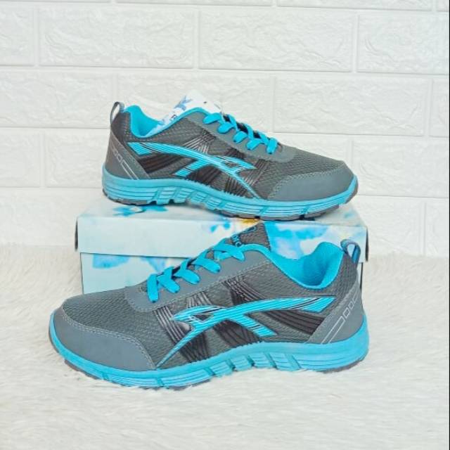 Sepatu wanita record