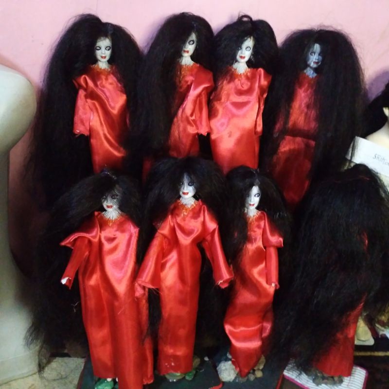 BONEKA KUNTILANAK MERAH