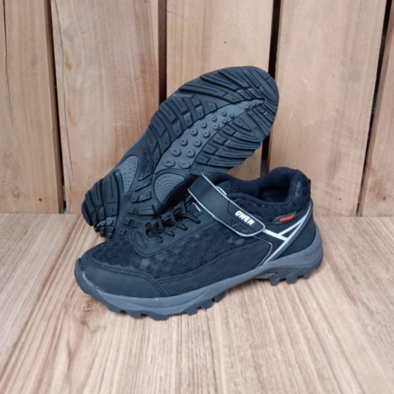 Sepatu Hiking Owen