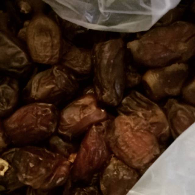 

Kurma Mesir 1kg
