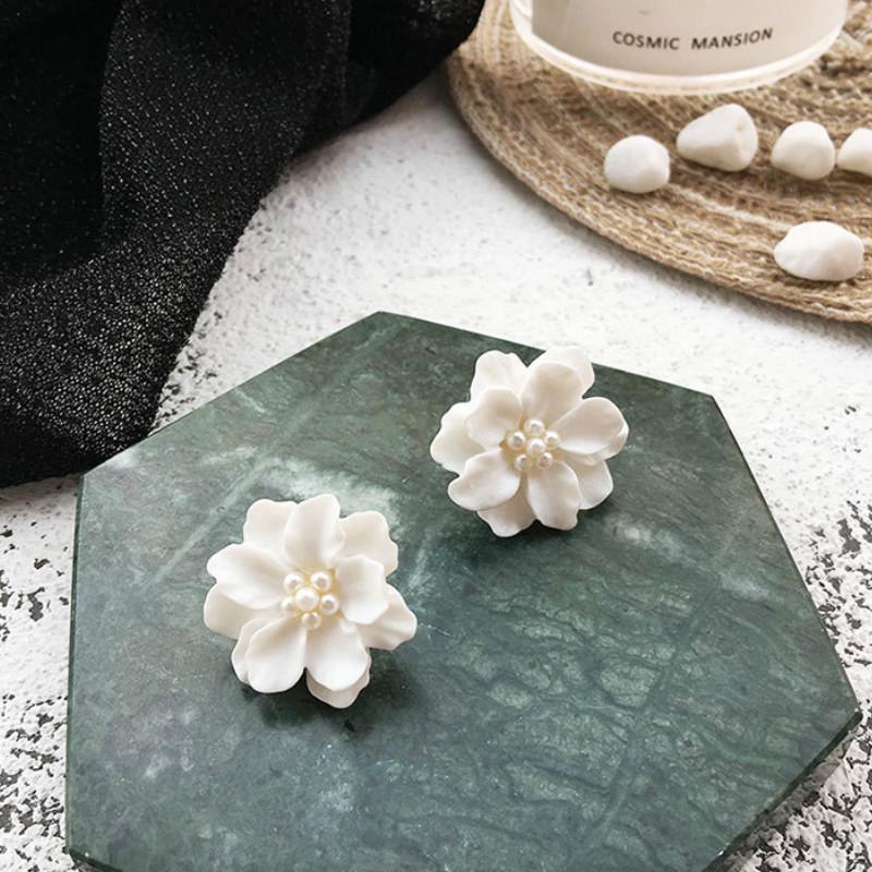 Anting Tusuk Sterling Silver 925 Desain Bunga Camellia Hias Mutiara Putih Gaya Vintage Korea Untuk Wanita