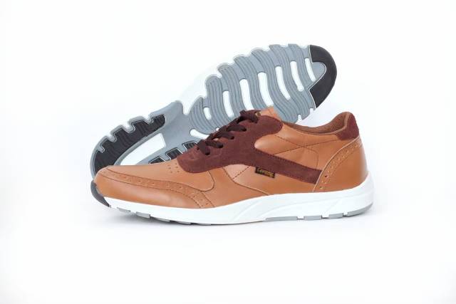 100% KULIT ASLI SNEAKERS PRIA KASUAL SPORTY OUTDOOR CEVANY HIRO Tan ORIGINAL