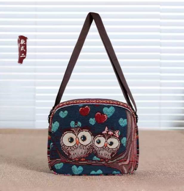 Tas selempang oval karakter owl dan elephant