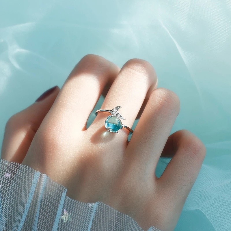 Cincin Model Terbuka Dapat Disesuaikan Desain Ekor Ikan Duyung Aksen Batu Permata Biru Kristal Gaya Retro Untuk Wanita