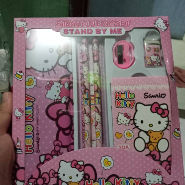 

Paket alat tulis karakter hello kitty.frozen.mekwen