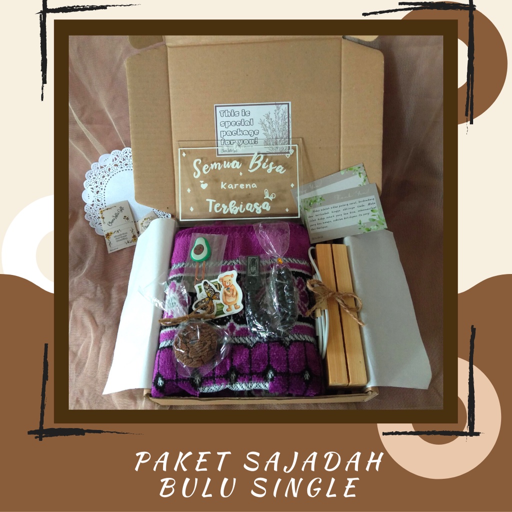 

Giftbox Paket Sajadah Bulu Single | Acrylic Lettering | Hampers Murah | Kado Murah