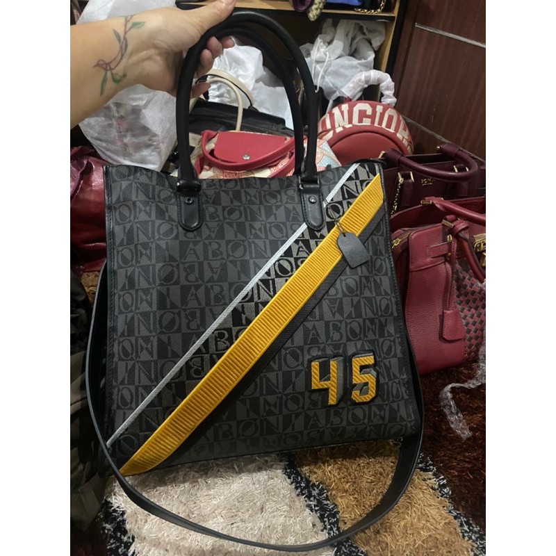 Bonia Tote 45 size L