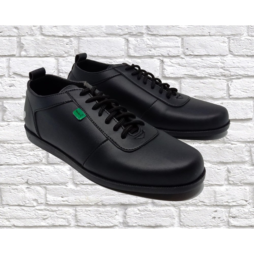 Ringan ukuran besar sepatu jala pasangan mahasiswa olahraga rekreasi menjalankan sepatu kaki besar