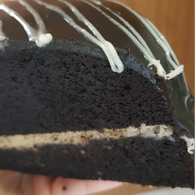 

CAKE DARK CHOCOLATE LAPIS CREAM CHEESE (KRIM KEJU)