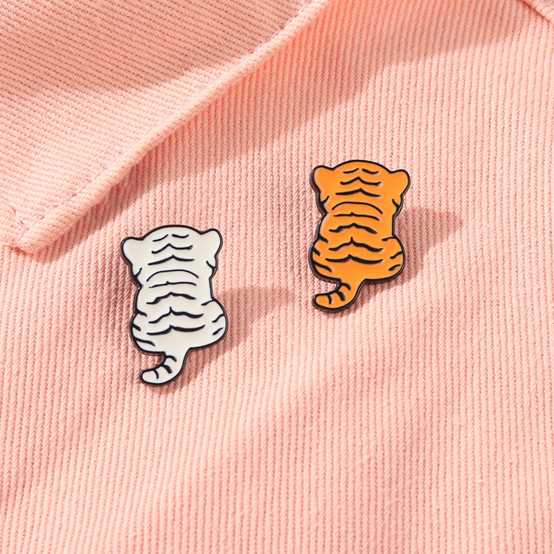 Bros Pin Enamel Bentuk Hewan Harimau 2 Gaya Untuk Hadiah Teman