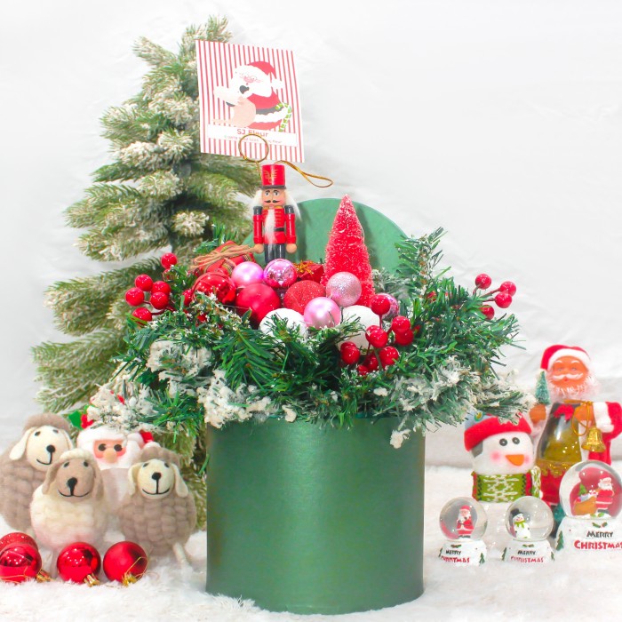 

Paket dekorasi hampers natal christmas parcel 36