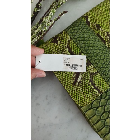 GREEN SNAKE SKIN LEATHER POUCH (Tas pesta / clutch wanita bahan kulit sintesis motif kulit ular)