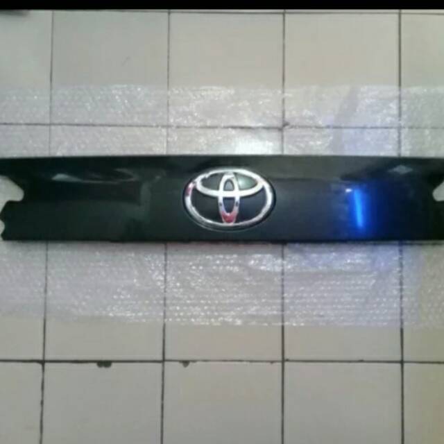 TRUNK LID BELAKANG INNOVA REBON VENTURER HITAM