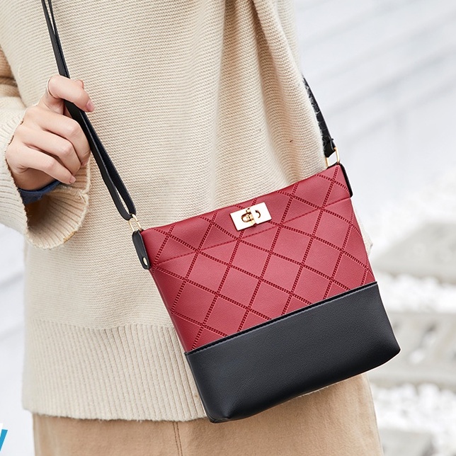 Tas Selempang Wanita Kekinian Bahu Sling Bag Import Korean Style Bahan Kulit Fashion Cewek T84