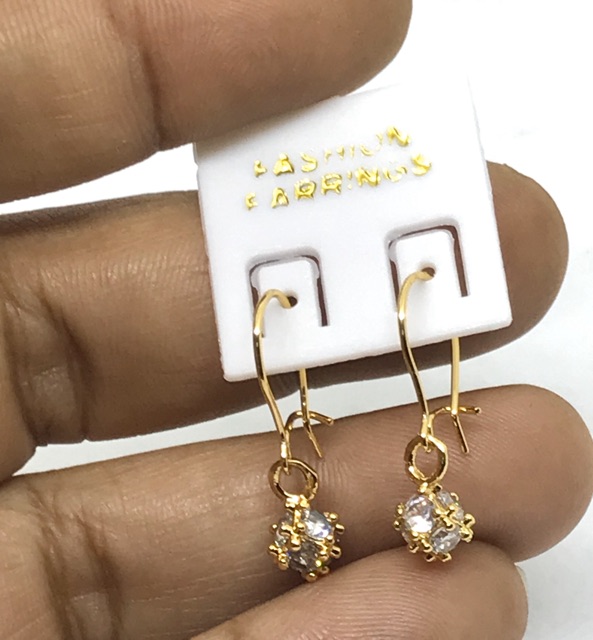 Anting wanita //anting gantung //anting perhiasan lapis emas//anting permata