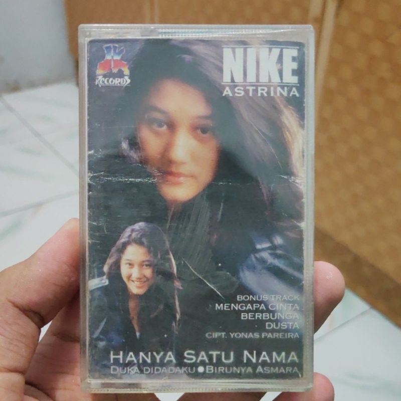 Kaset Nike Astrina/Nike Ardilla Album Hanya Satu Nama