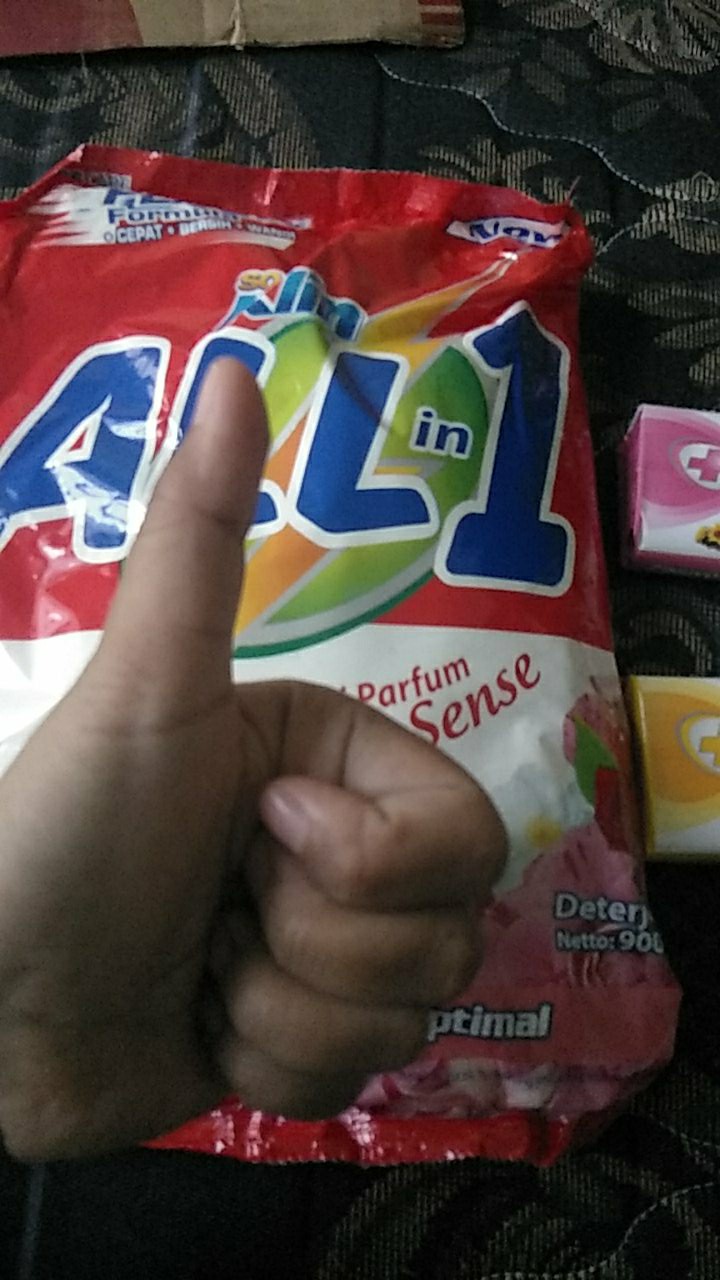 So Klin Detergen Bubuk All In 1 Kemasan 900gr / Detergen Soklin All In One / Deterjen Pakaian Wangi