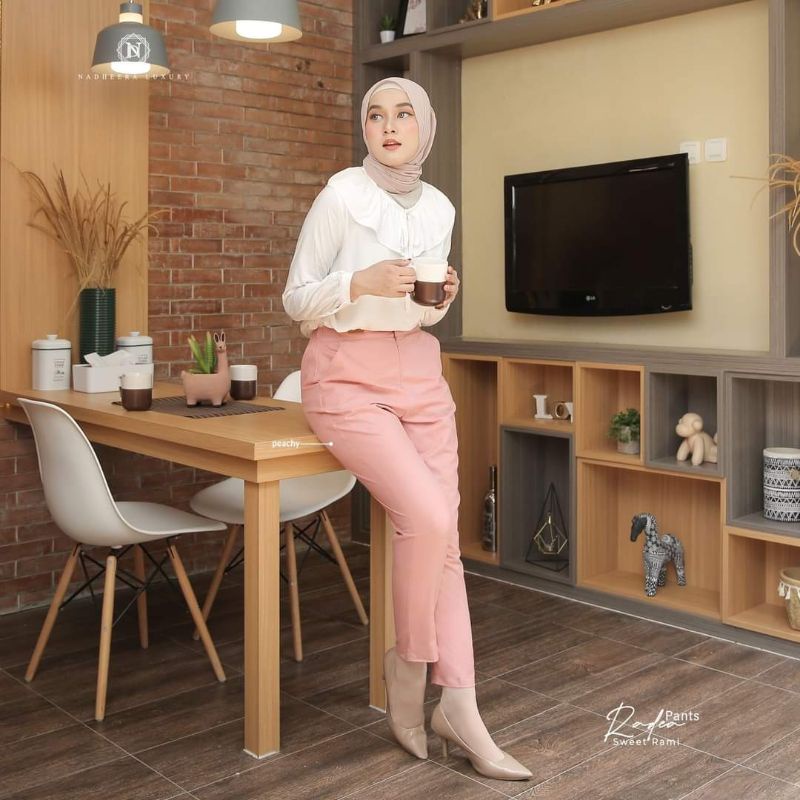 RADEA PANTS, Edelyne  By Nadheera Luxury