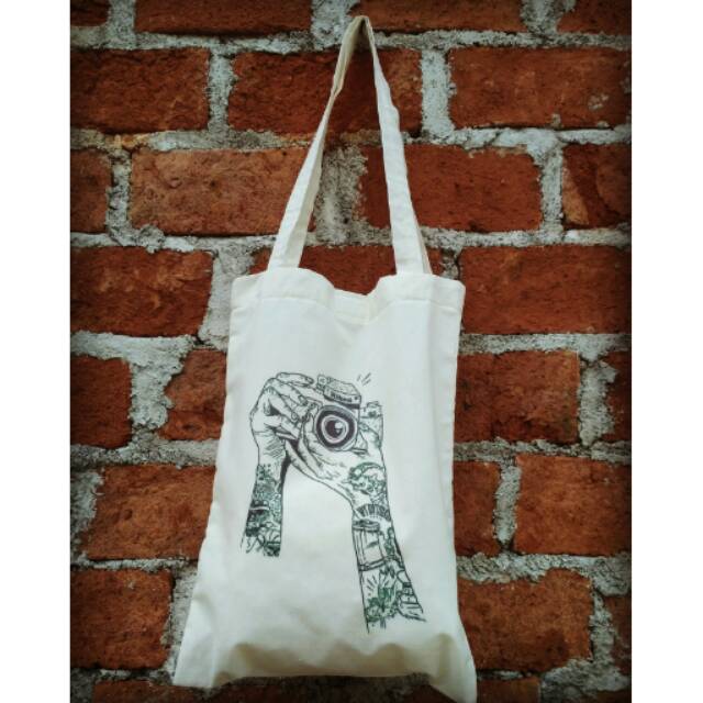 

Tas totebag Kanvas balcu blaco custom vintage lukis kado unik kamera tato