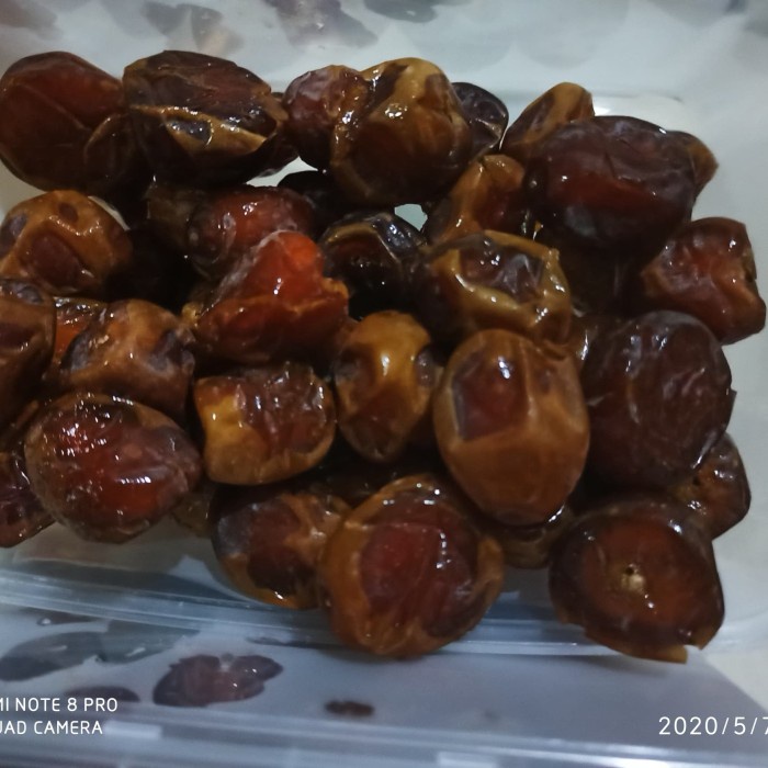 

KURMA SUKARI MADINAH 500 GRAM KURMA SUKARI MADINAH 500 GRAM MANJUR