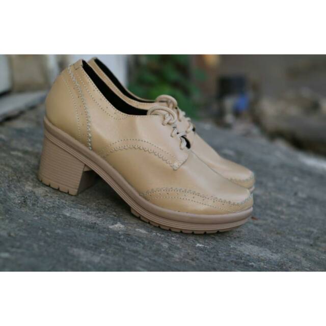 Sepatu heels wanita tali