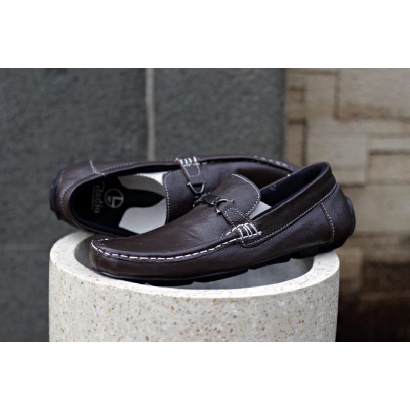 sepatu loafers kasual pria kulit