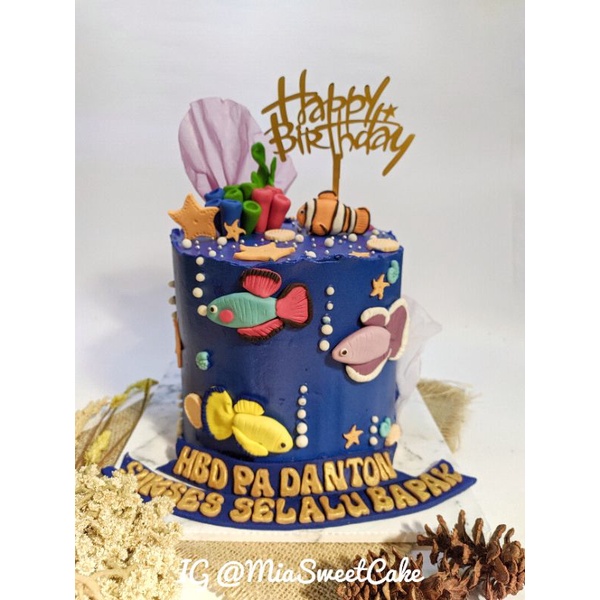 

Custom Cake tema Ikan Cupang