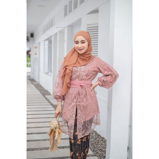 TUNIC NURBAYA dan NURHALIZA MOCCA