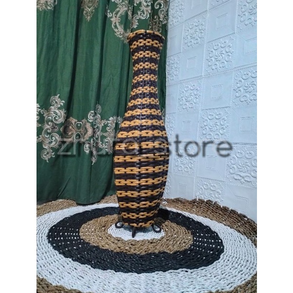 VAS GUCI ROTAN SINTETIS 70CMPOT BUNGA SUDUT